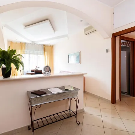 Garden View Apartment *